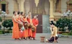 Hạnh bố thí