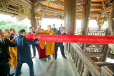 thỉnh đại hồng chung tại chùa Bái Đính