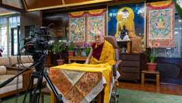 Đức Dalai Lama thuyết pháp