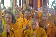 Tăng Ni Thủ đô đảnh lễ Đức Pháp chủ GHPGVN7