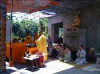 Phật tử tập trung tu hành
