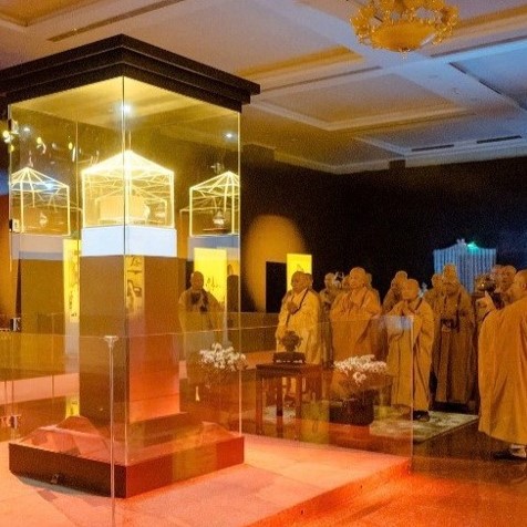 Trang nghiêm lễ cung thỉnh Xá-lợi trái tim Bồ-tát Thích Quảng Đức tôn trí tại tháp Đa Bảo