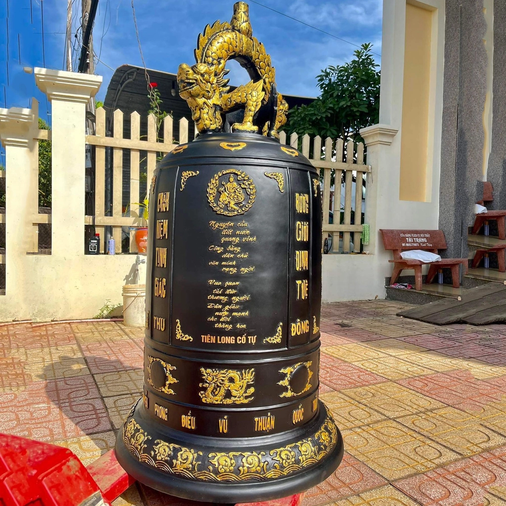 ĐỘNG ĐÚC CHUÔNG TRỐNG BÁT NHÃ QUAN ÂM TỰ