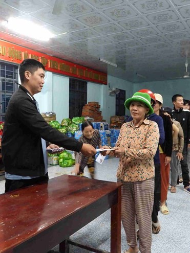 Quỹ XHTT Tấm lòng  người dân rốn lũ Hòa Thịnh sau lũ dữ