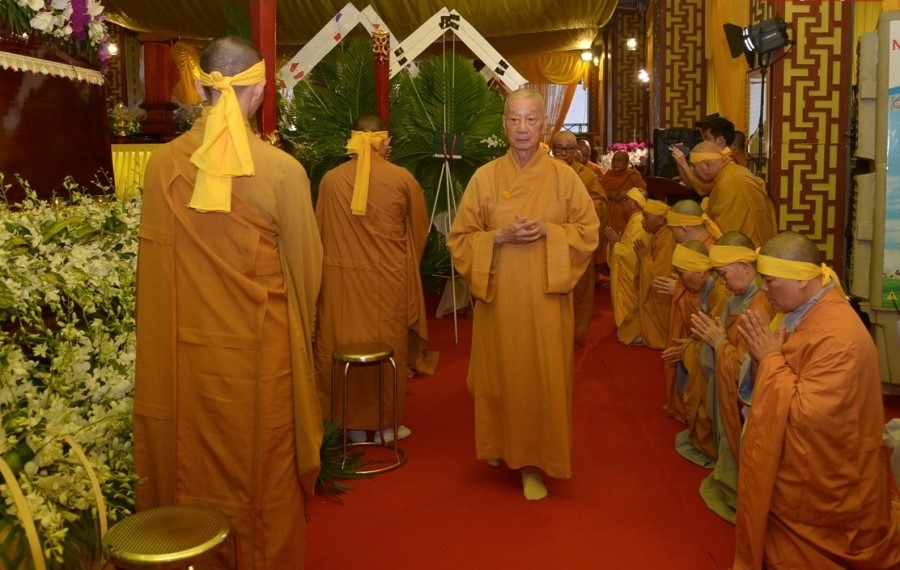 Giáo hội viếng tang Trưởng lão HT.Thích Minh Cảnh