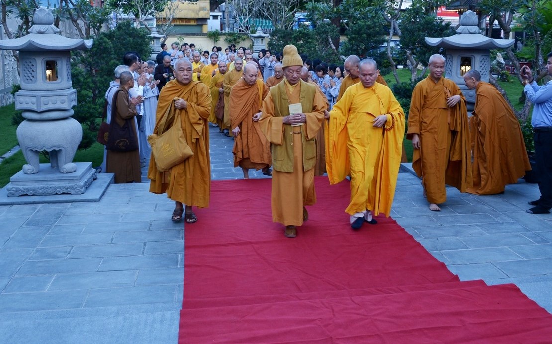 HT Thích Minh Châu