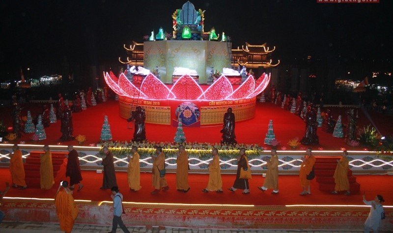khai mac chuoi su kien vesak 6