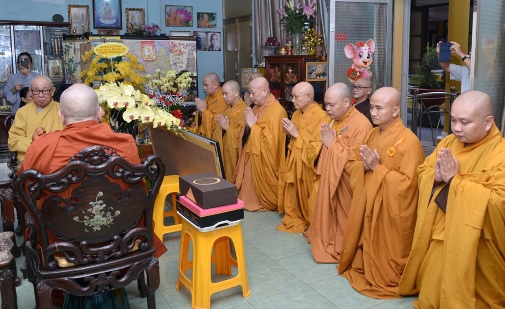 Khánh tuế Đại lão HT Thích Hiển Tu tròn 100 tuổi1