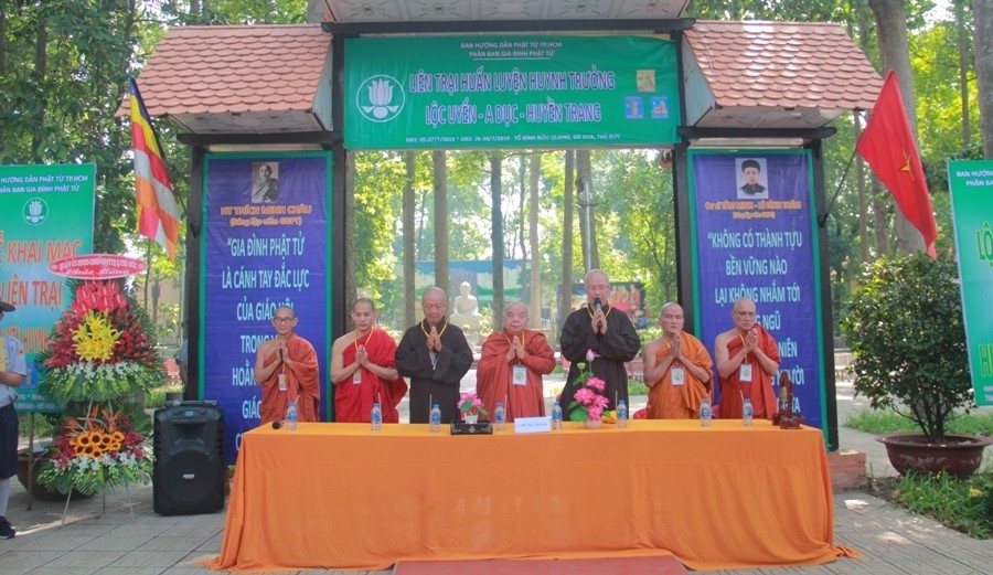 luyện huynh trưởng Lộc Uyển A Dục