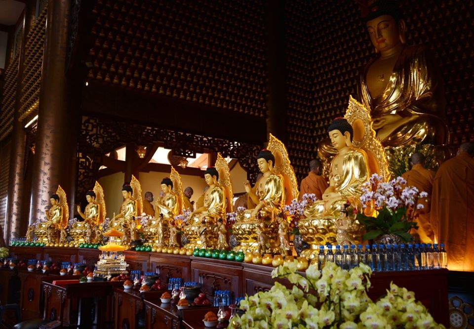 Niềm tin và lòng thành hướng về Phật Dược Sư