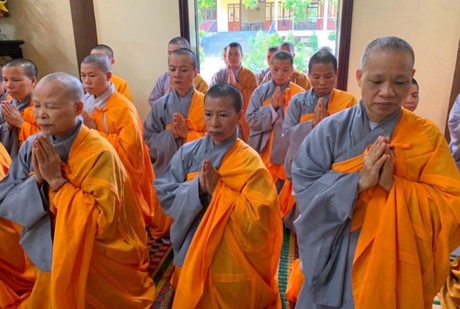 Phân ban Ni giới T Ư cúng dường trường hạ miền Trung6
