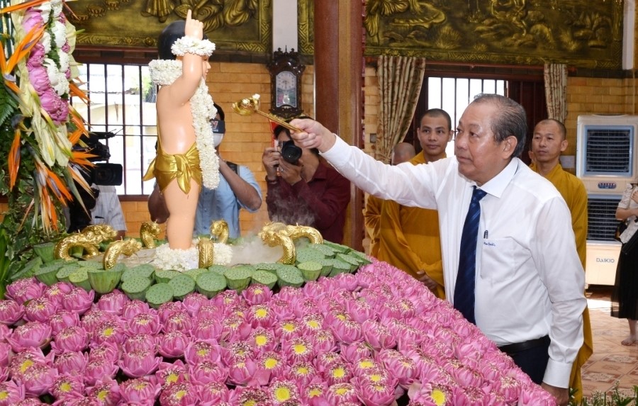 Phó Thủ tướng Thường trực thăm HT Thích Thiện Nhơn4