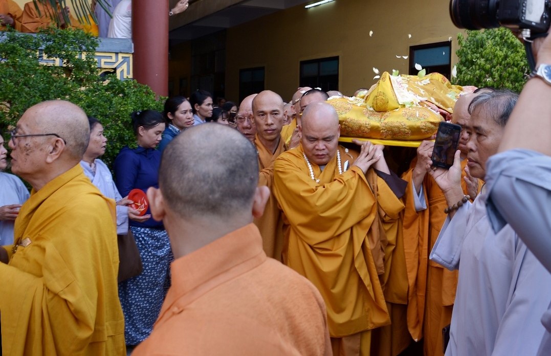Trưởng lão HT Thích Viên Giác8
