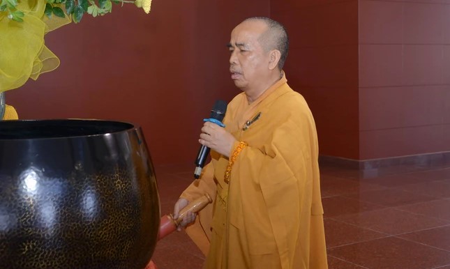 Đức Pháp chủ11