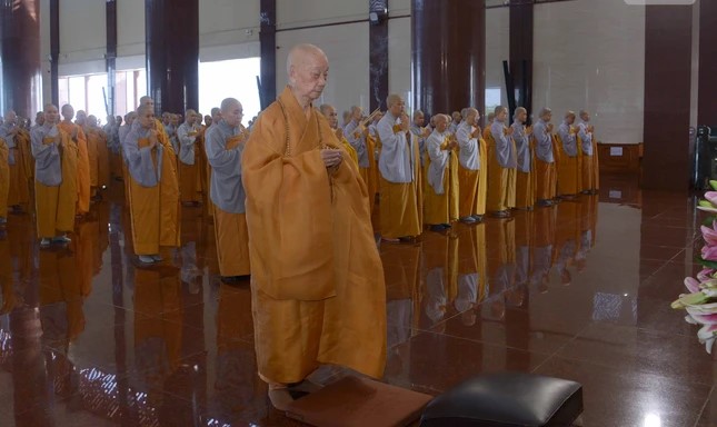 Đức Pháp chủ8